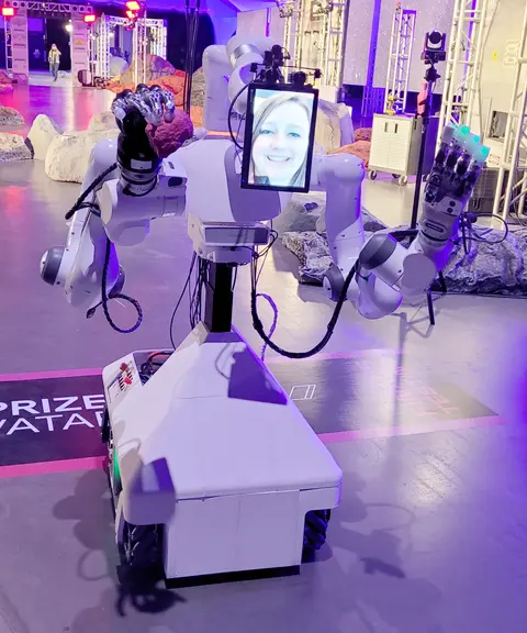 ANA 아바타 XPRIZE 결선에 출전한 NimbRo 아바타 텔레프레즌스 로봇